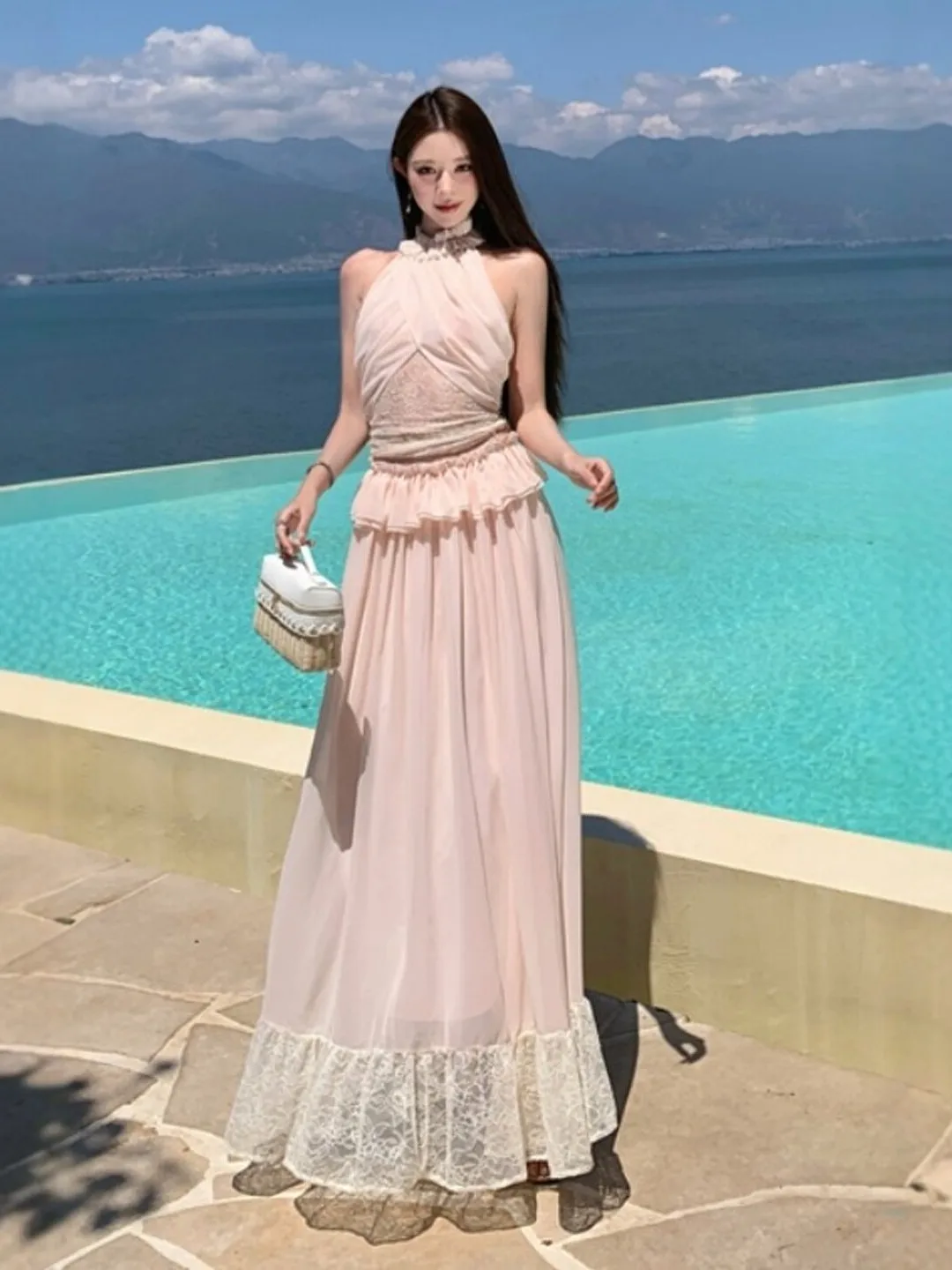 

Vacation Style Matching Set Unique Beautiful Halter Top Skirt Complete OOTD Summer 2026 Women's Fashion Set High Waist C...