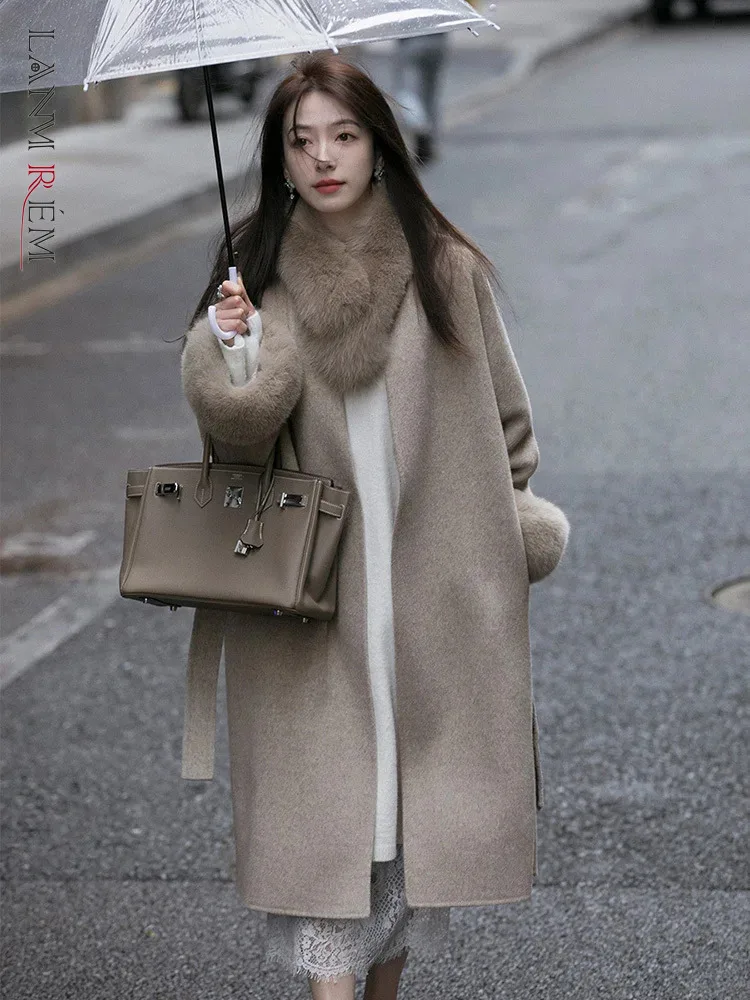 

LANMREM Elegant Fox Fur Double Sided Woolen Coat Women's V-neck Belt Gathered Waist Mid Length Coats 2024 Winter New 2Z3129