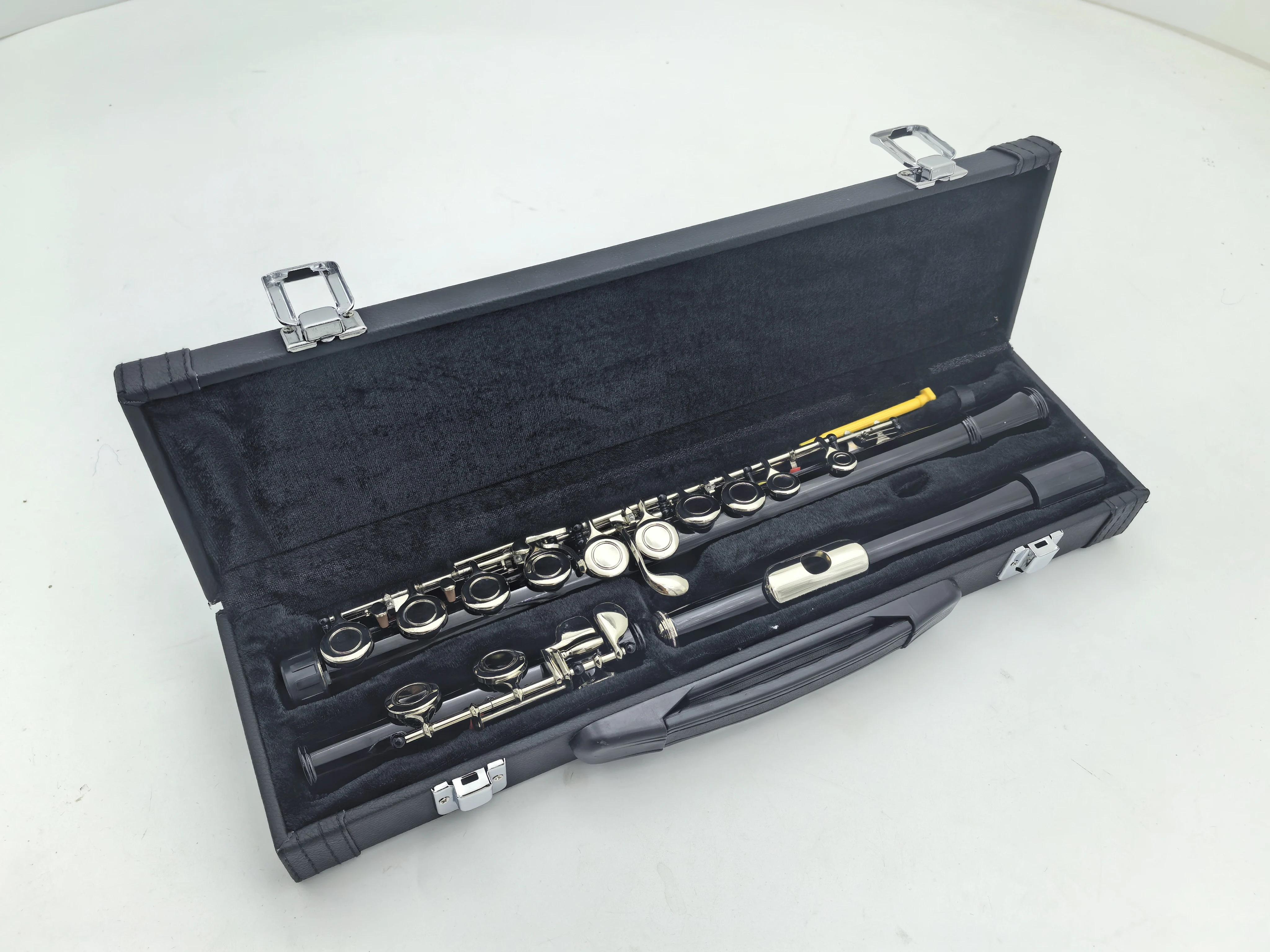 High Quality C Tune Flute 16 Keys Closed Holes Black Nicked Plated Professional Woodwind With Case Free Shipping