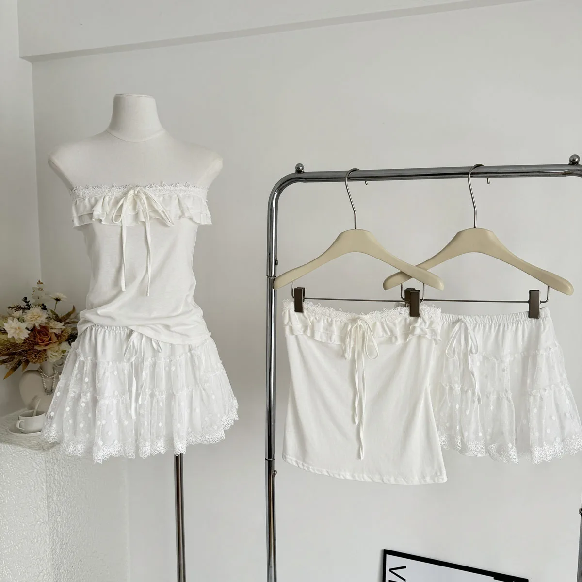 

IFaion New Sle Women's Lace Trim Pleated Ne Hanging Top Spring Slim Fit One oulder Dr Casual Faion Set