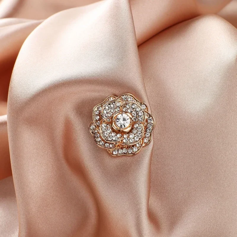 High-end Crystal Flower Magnet Brooches Pearl Magnetic Safe Hijab No Hole Pins Shirt Collar Luxulry Jewelry Gifts for Women