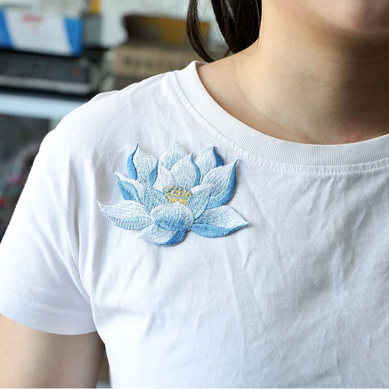 1 Pc Lotus Flower Patch Embroidered DIY Bag Appliques Sew On Patches for Clothes Cheongsam Wedding Dress Accessory 9.5*6.5CM