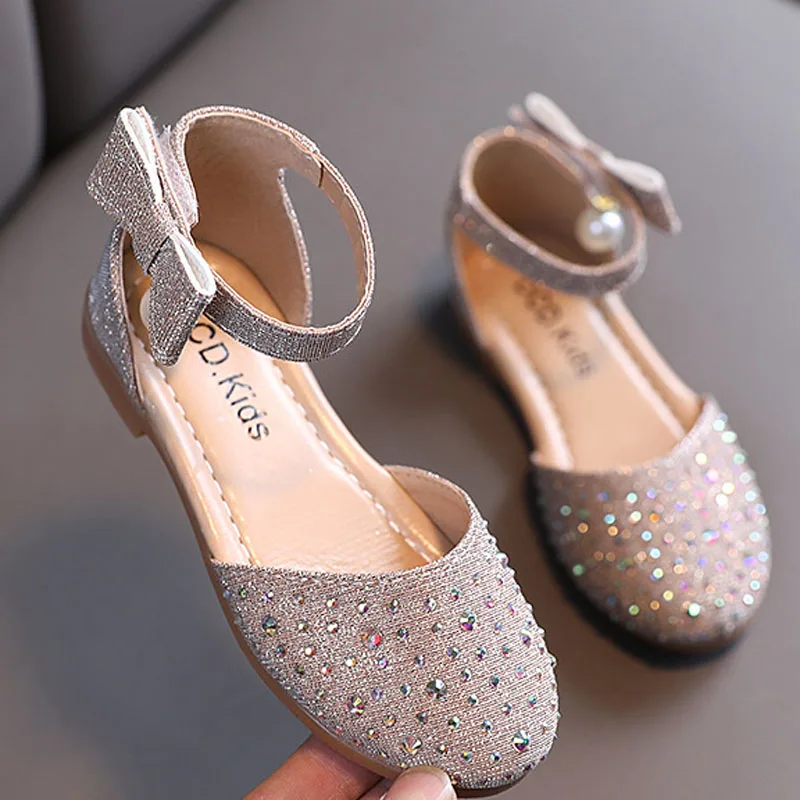 Sandali piatti da ragazza scarpe da principessa in pelle scarpe da bambina con strass moda estiva per feste di matrimonio CSH1362