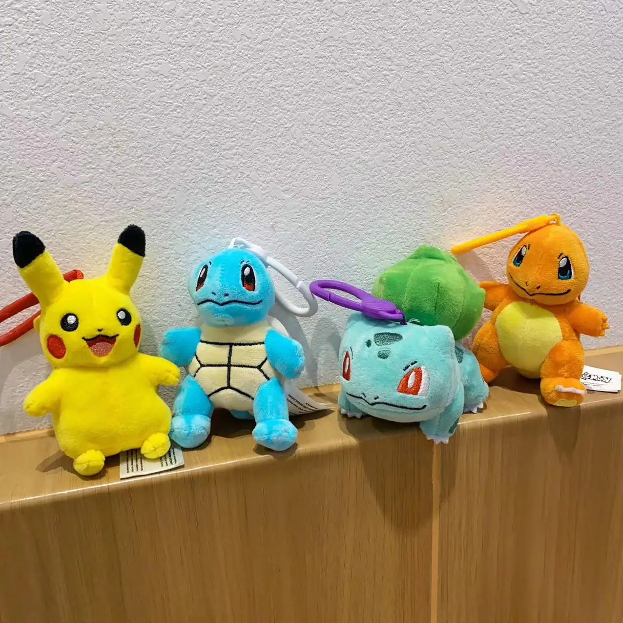 Мягкий плюшевый брелок для ключей в виде покемона, Charizard Bulbasaur, украшения для детей, рождественский подарок