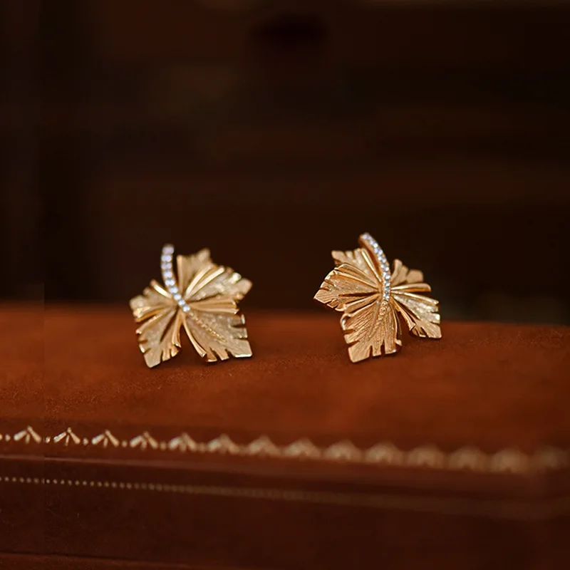 S925 Silver Needle Retro Exquisite Maple Leaf Earrings Women's High-End Temperament New Trendy Light Luxury Ladies Earrings