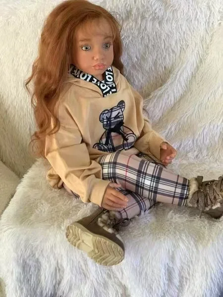 DLS Aangepaste beperkte levering 42 inch herboren babypop Aloenka met handgeworteld haar DIY-onderdeel met stoffen lichaam