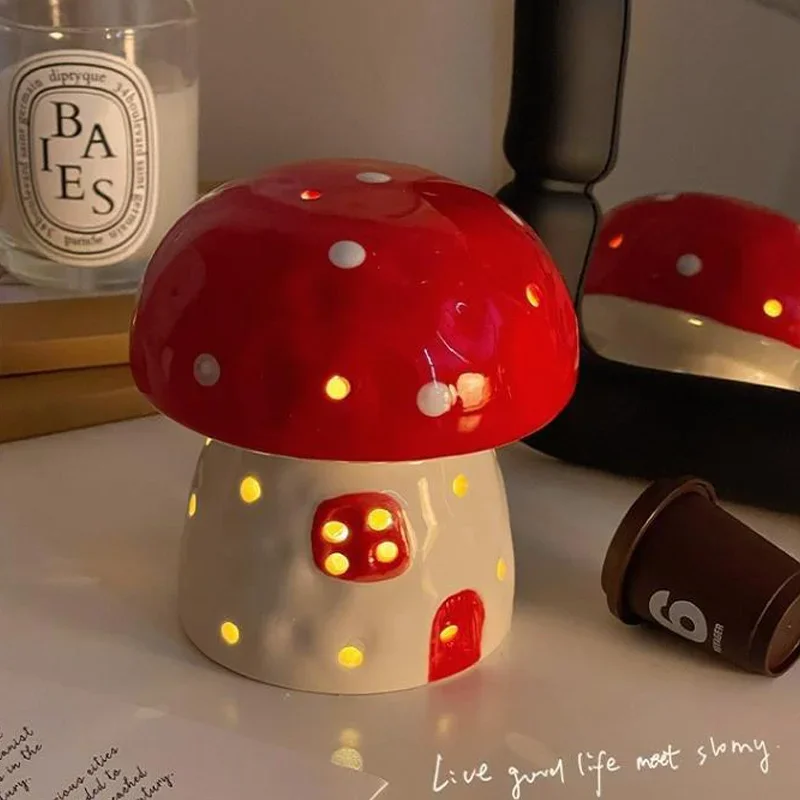 

New Creative Mushroom Nightlight Bedroom Bedside Lamp Nordic Girl Heart Dream Ceramic Lamp Household Items Birthday Gift