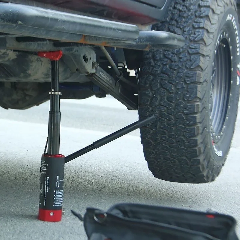 Outdoor escape car hand hydraulic jack, off-road vehicle tire lifter modification