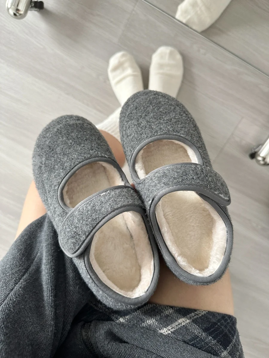 Gogoback Soft and Adorable Cute Closed Toe Slippers Women Outer Wear Versatile Casual Lazy Slip-on round Toe Furry Shoes