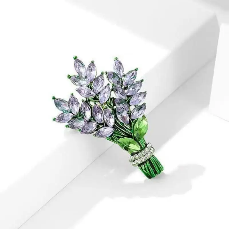 Nuove Delicate spille di fiori di lavanda per abbigliamento donna moda strass viola Bouquet spilla Pin Party Office Jewelry Gifts