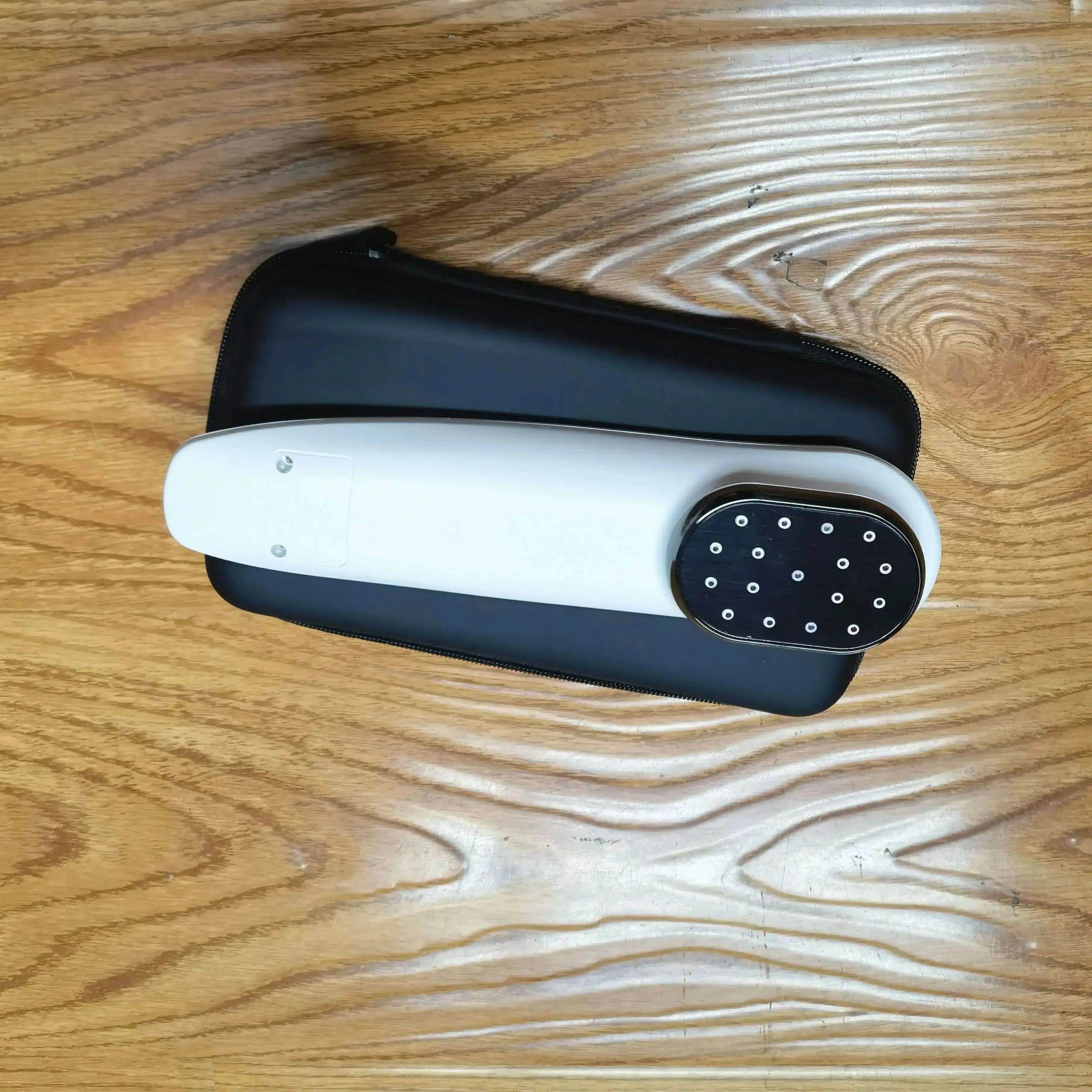 

Устройство для лазерной терапии HLKGO с двойной длиной волны 808 нм и 650 нм, 3 уровня мощности для эффективного облегчения боли в плечах, шее, коленях