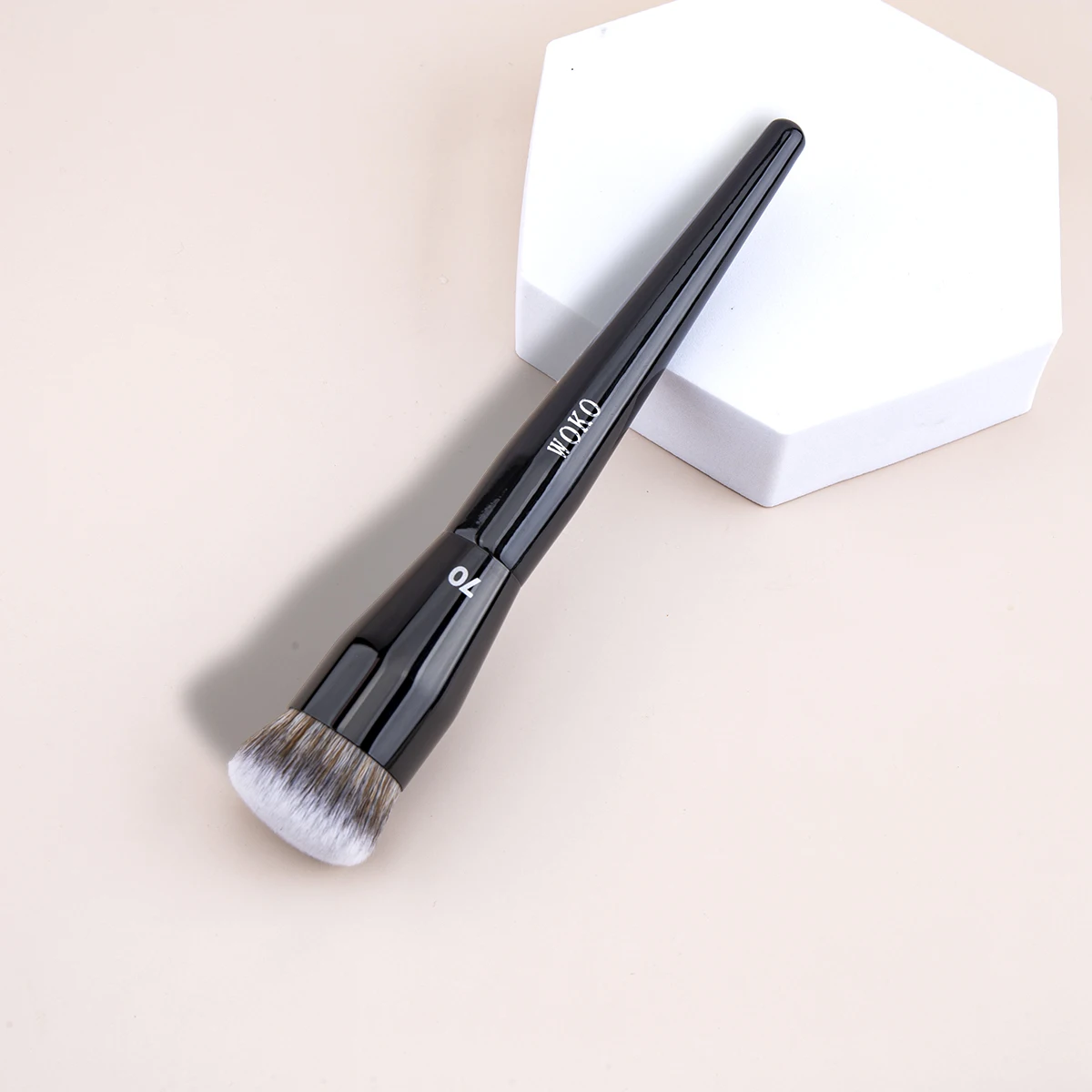 Pro 70 Big Foundation Brush Cream Foundation Makeup Brush Chubby Professional Synthetic Hair Face Contour Foundation Makeup Tool