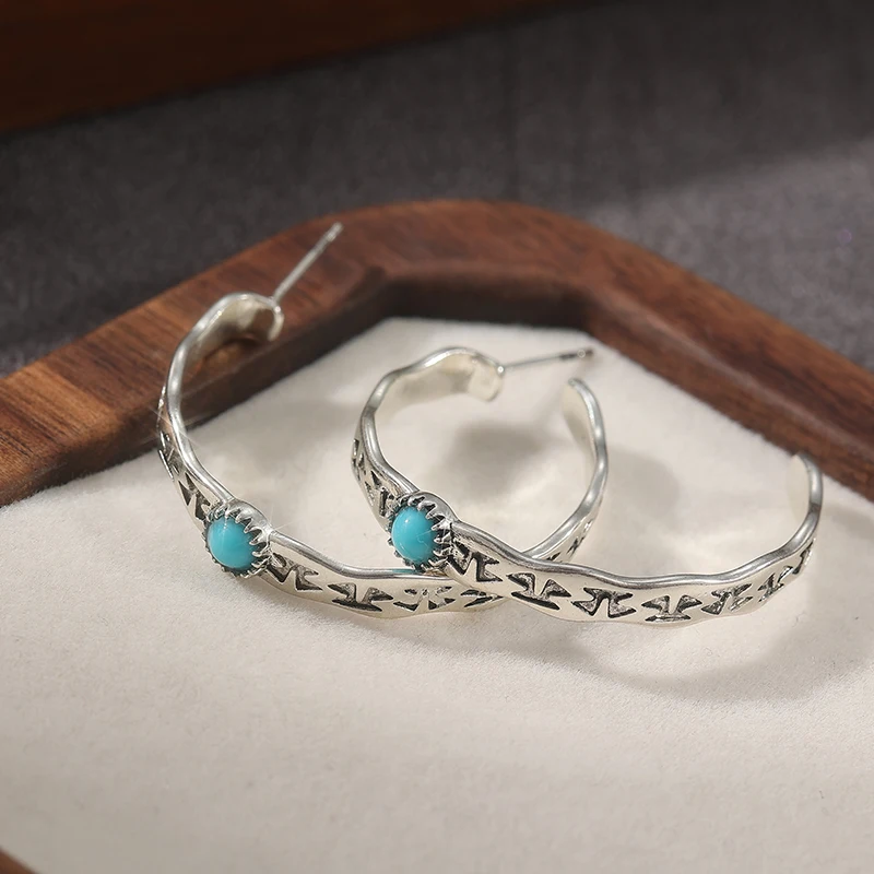 Ethnische Silberfarbene Blaue Stein-Ohrhänger für Damen Metall Handgeschnitzte Geometrische Ohrringe für Party und Alltag – Detail 1