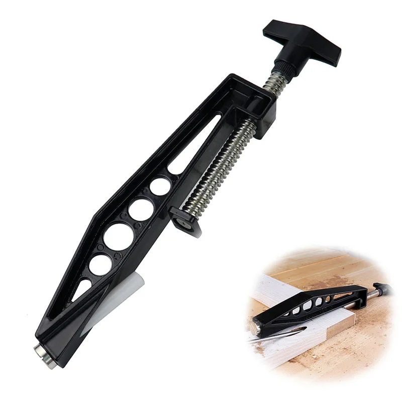 

Зажим для позиционирования наклонных отверстий при работе с деревом, экономит время и силы, обеспечивает прочную фиксацию, долговечен.