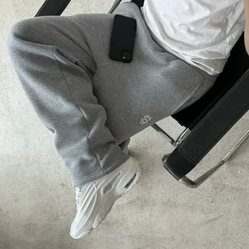 2025 nueva letra simple bordada monedas de oro imagen S pantalones de pierna recta y2k pareja pantalones deportivos al aire libre pantalones sueltos casuales