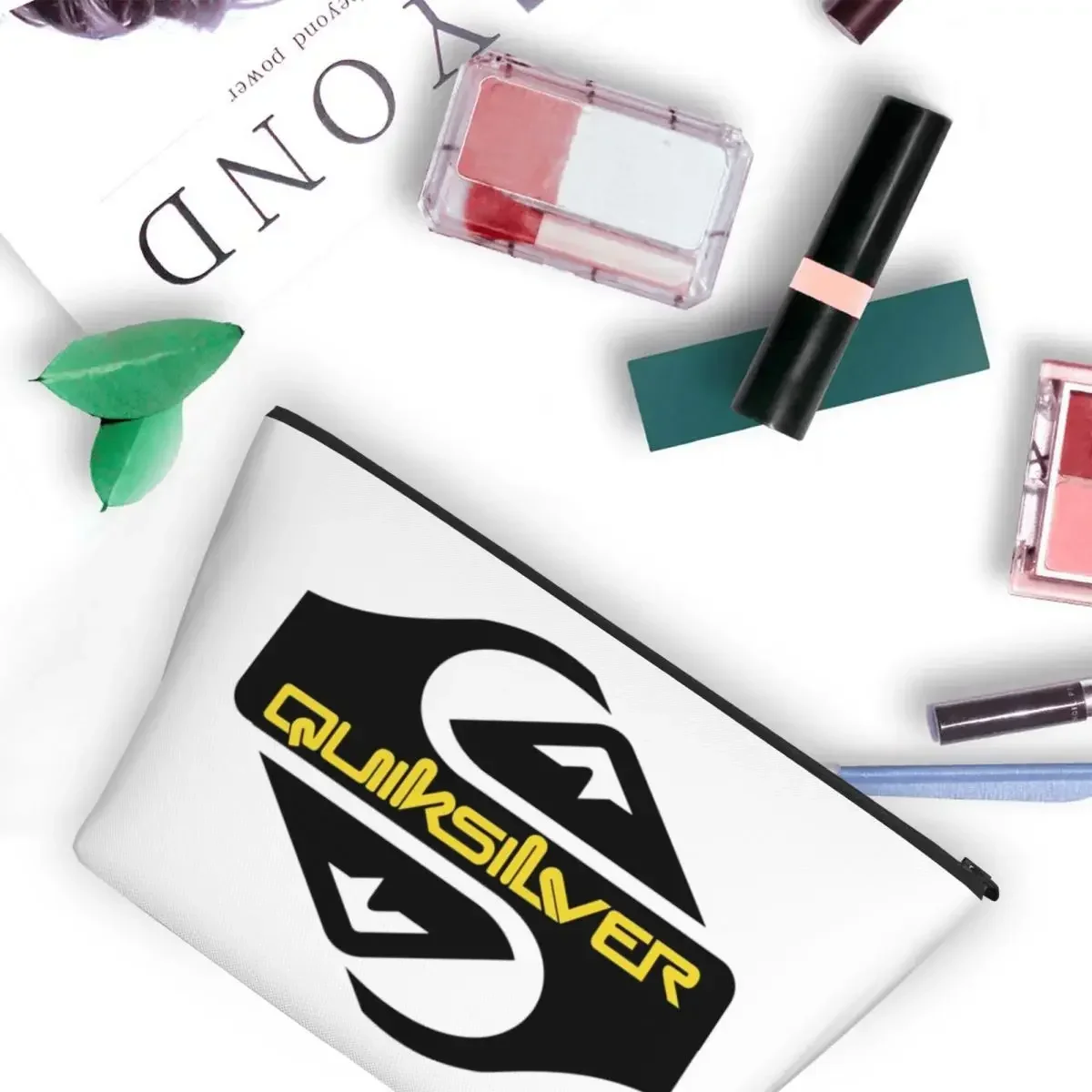 Bolsas de cosméticos para mujer de la marca Quiksilver Surfwear, neceser de viaje para guardar maquillaje, estuche para artículos de aseo personal.