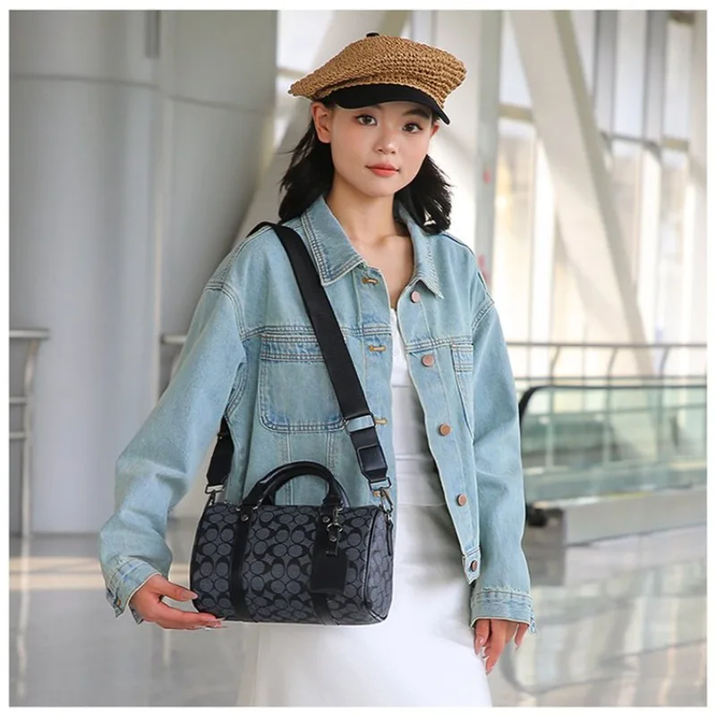 

Compact Crossbody Bag For Mature Women Water-resistant Coating Durable For Rainy Days And Outdoor Sports Adult Durability