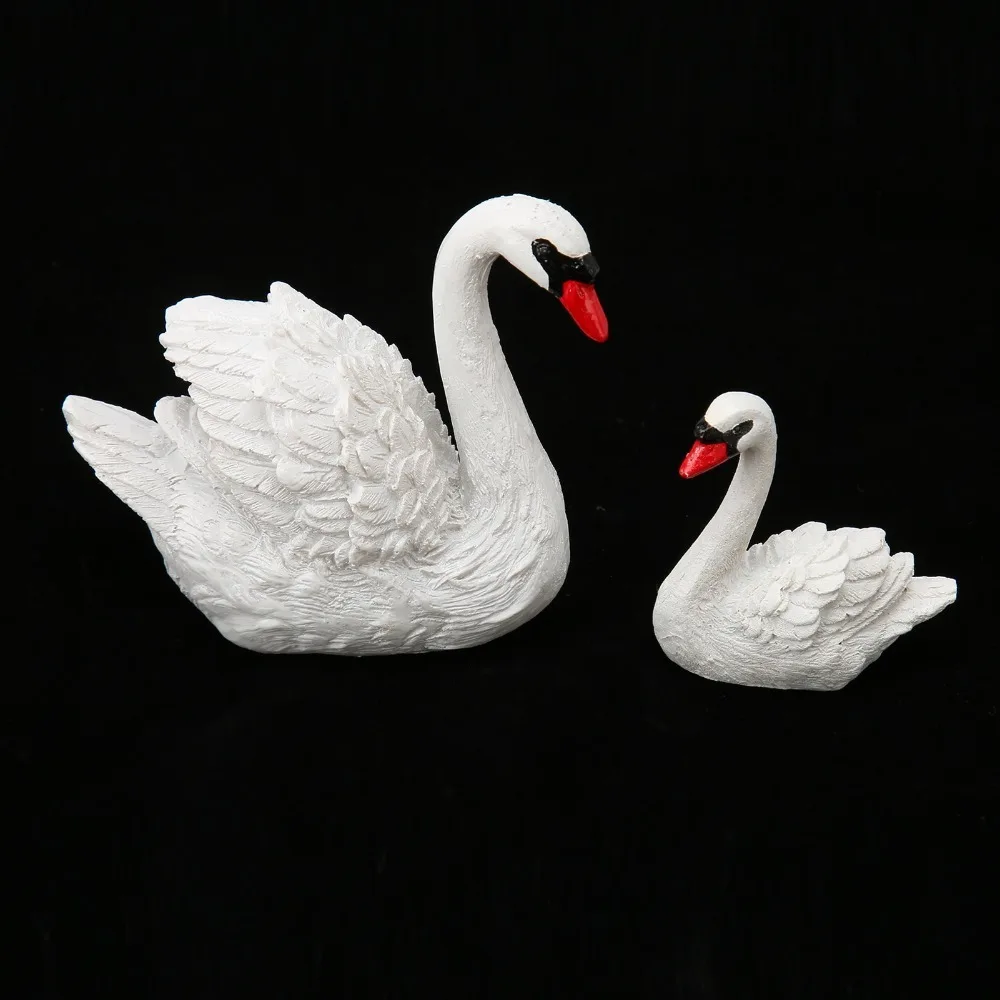 2pcs Outdoor Statues White Resin Swan Ornaments Small Exquisite Swan Couple Figurines Resin Cake Topper Set Garden Pond Use