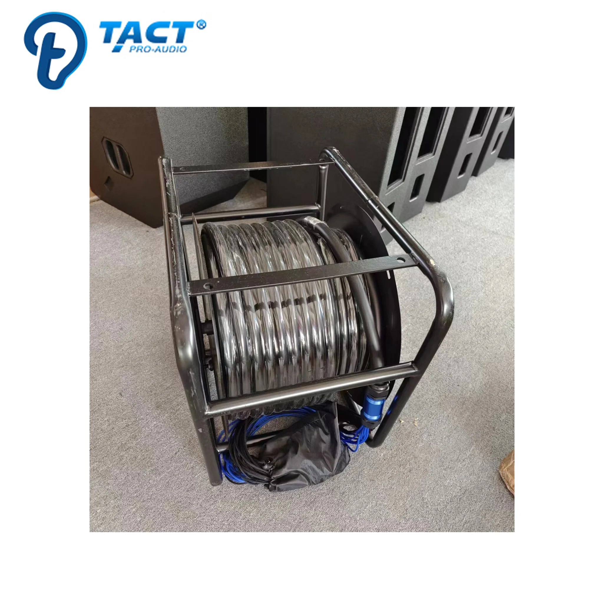 

Профессиональное звуковое оборудование Змеиный кабель