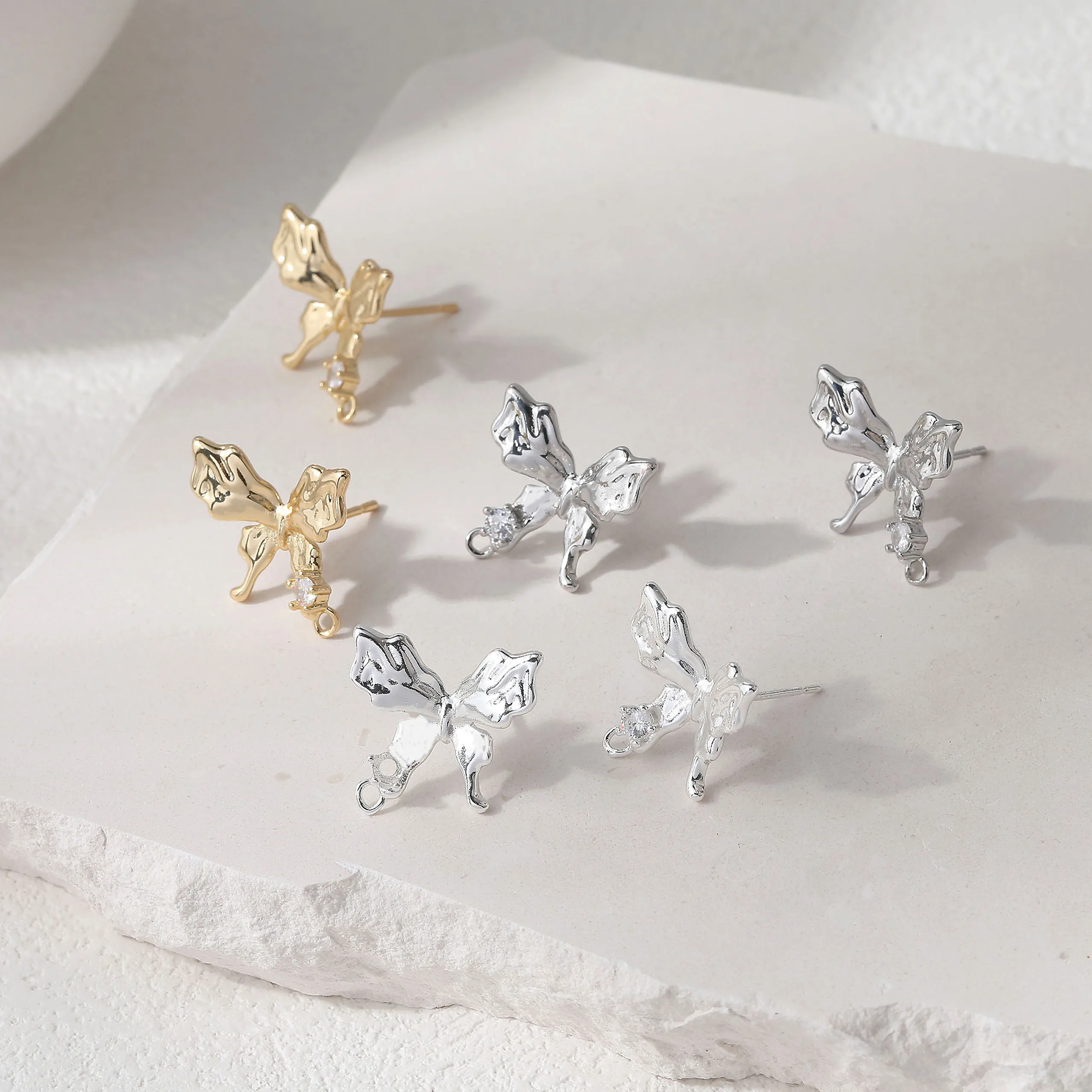 4 Stück zierliche Schmetterlings-Ohrstecker für Schmuckherstellung, Ohrringe, Komponenten, DIY-Messing, 14 Karat vergoldet, Zubehör, 15 x 17 mm