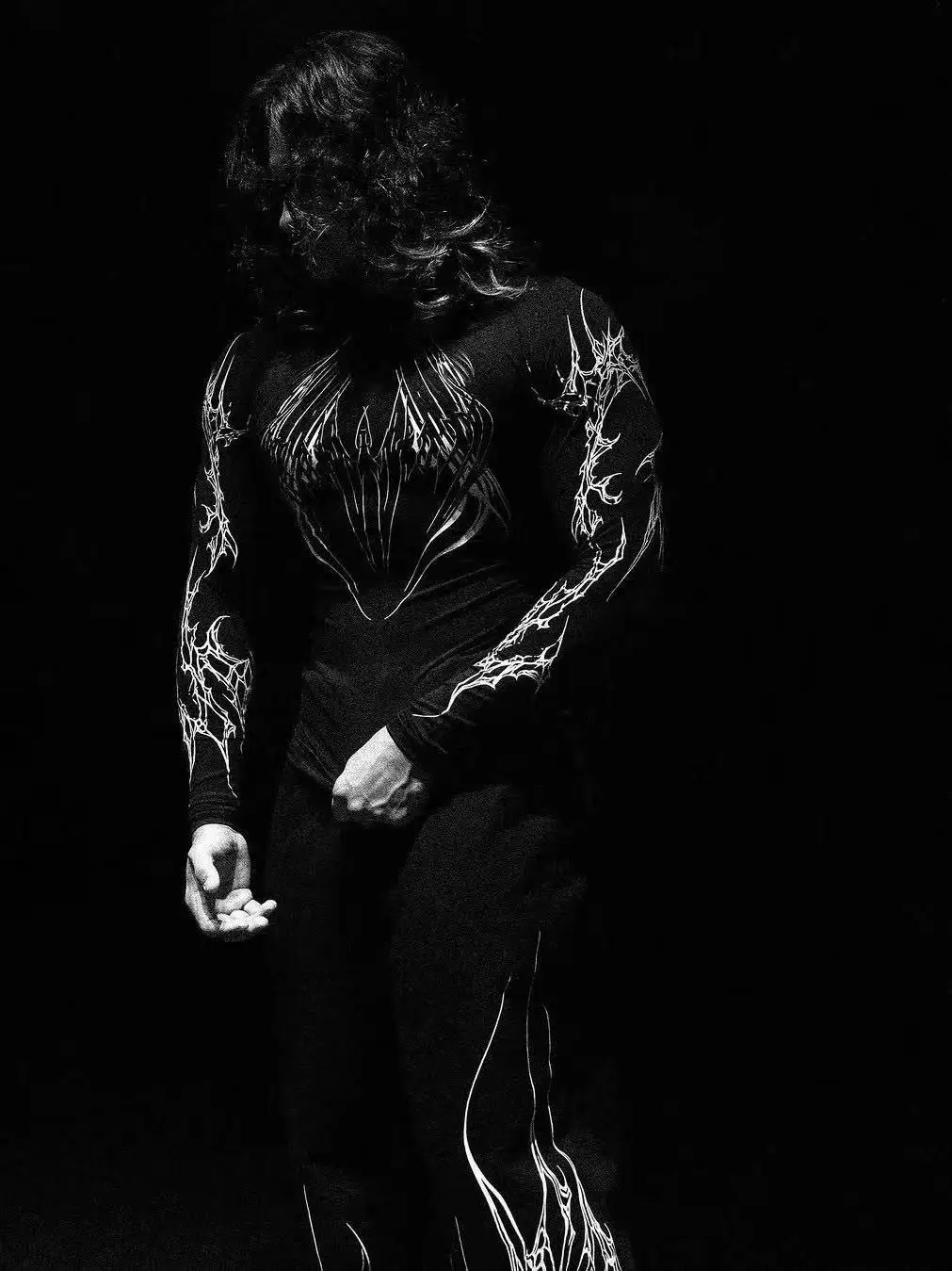 ملابس رجالية جديدة عالية الرقبة مطبوعة ضيقة لتدريب اللياقة البدنية ملابس التجفيف السريع مرنة وقابلة للتنفس لممارسة الرياضة