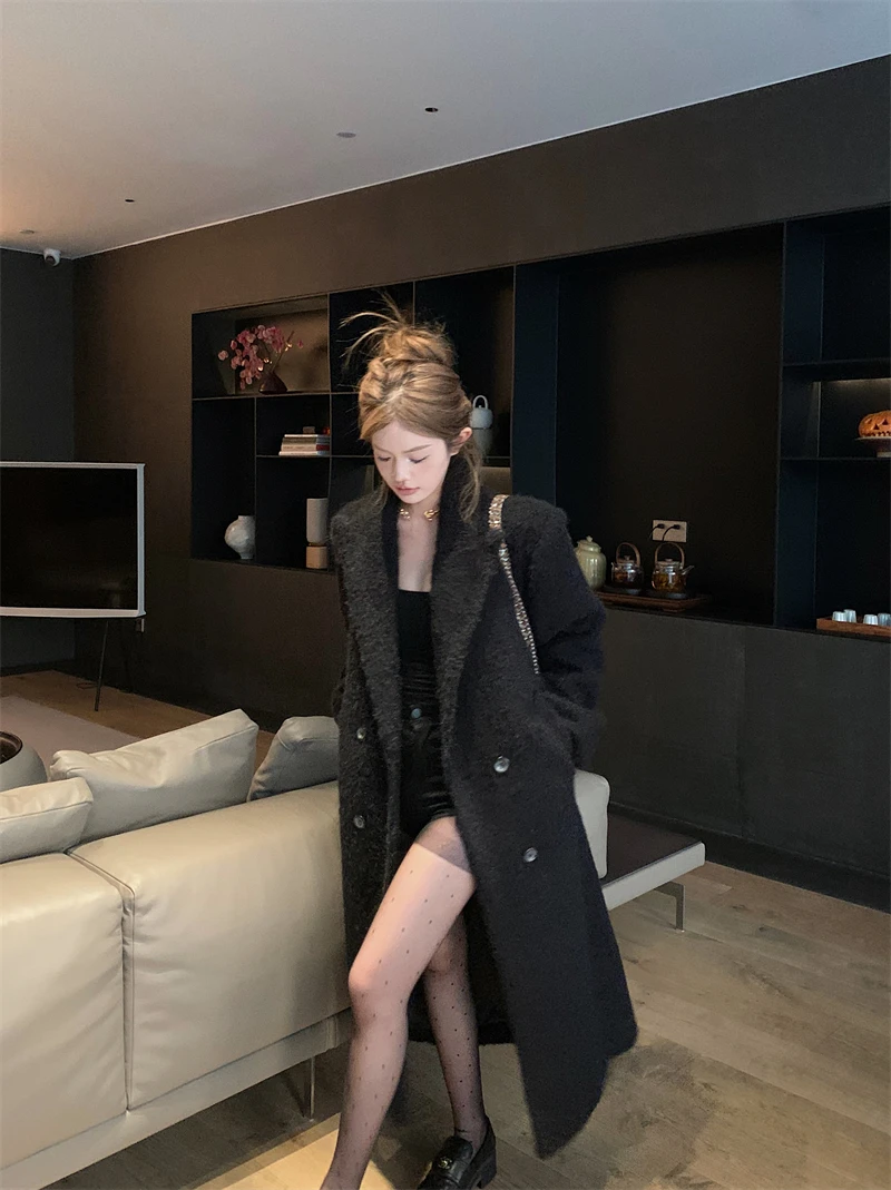 

Elegant Black Double-Breasted Woolen Coat Women's Winter New Loose Mid-Length Warm Woolen Jacket Korean Style Long Sleeve