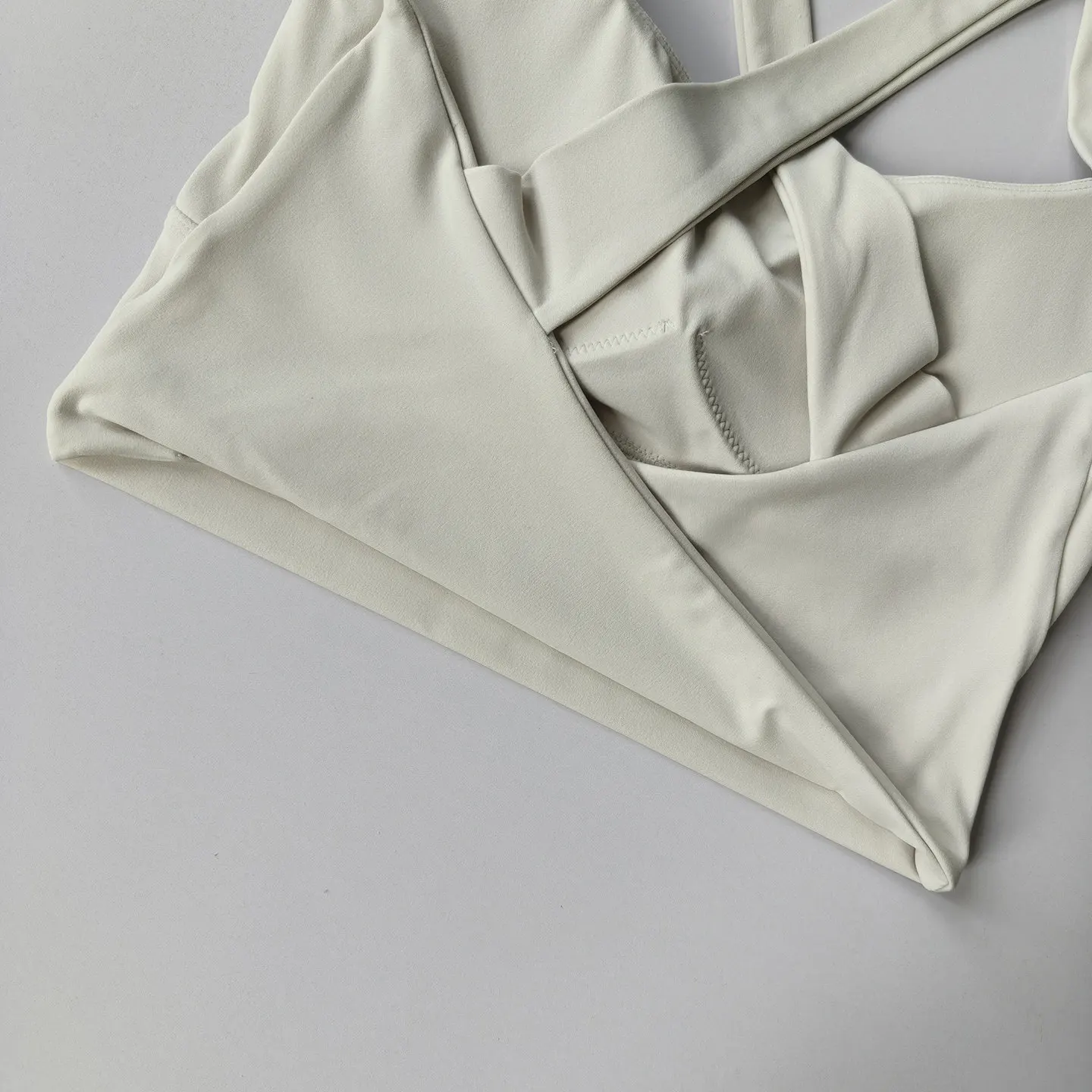 All-in-One-Sport-BH für Frauen mit überkreuztem Rücken, verschönert das Rückenbild, für mittelintensives Training, feuchtigkeitsableitend, Pilates-Yoga-Weste – Detail 6