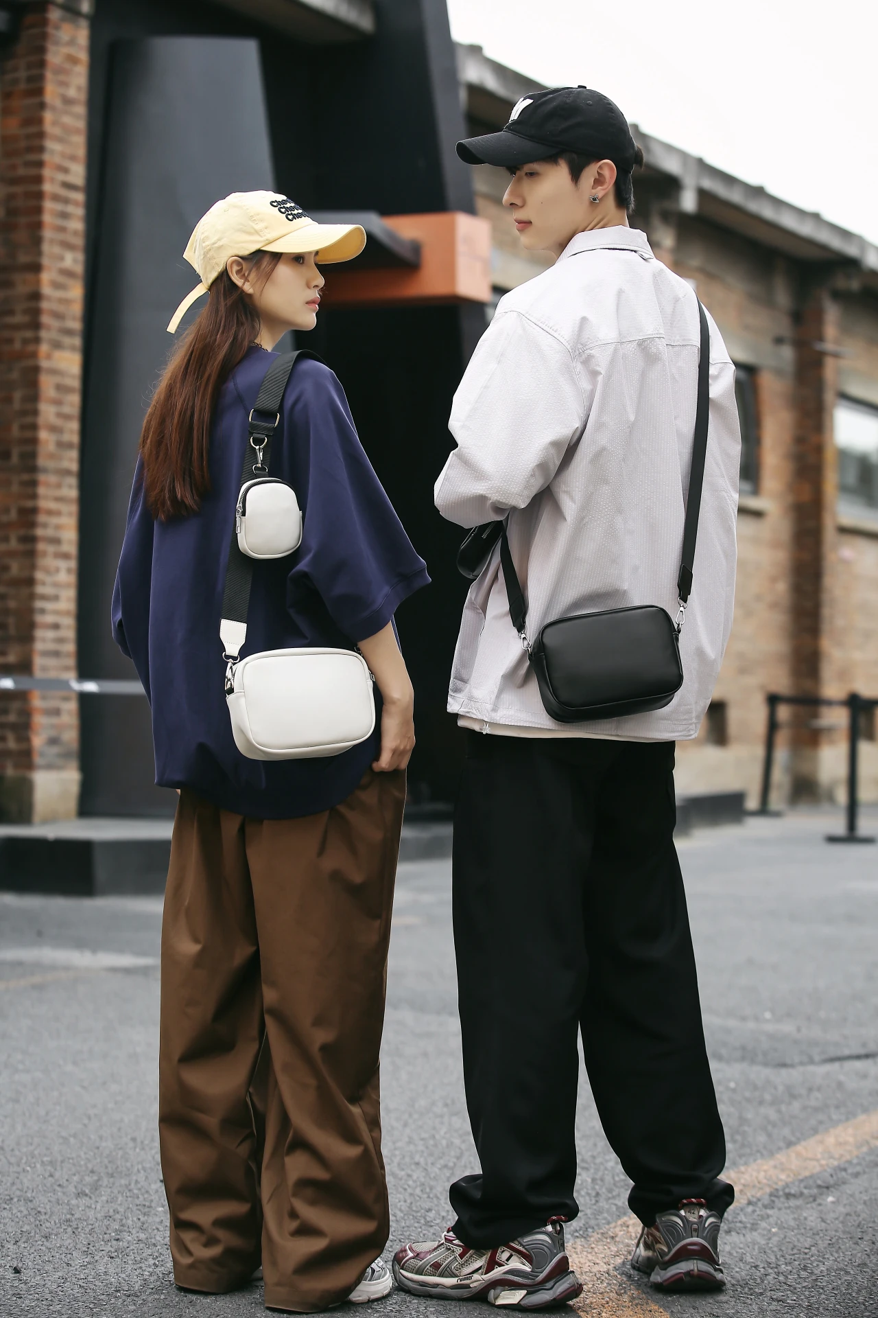 Women Men Small Square Bag With Charge Purses Simple Leisure Sense Crossbody Bag Literary Crowds Shoulder Bag Handbag