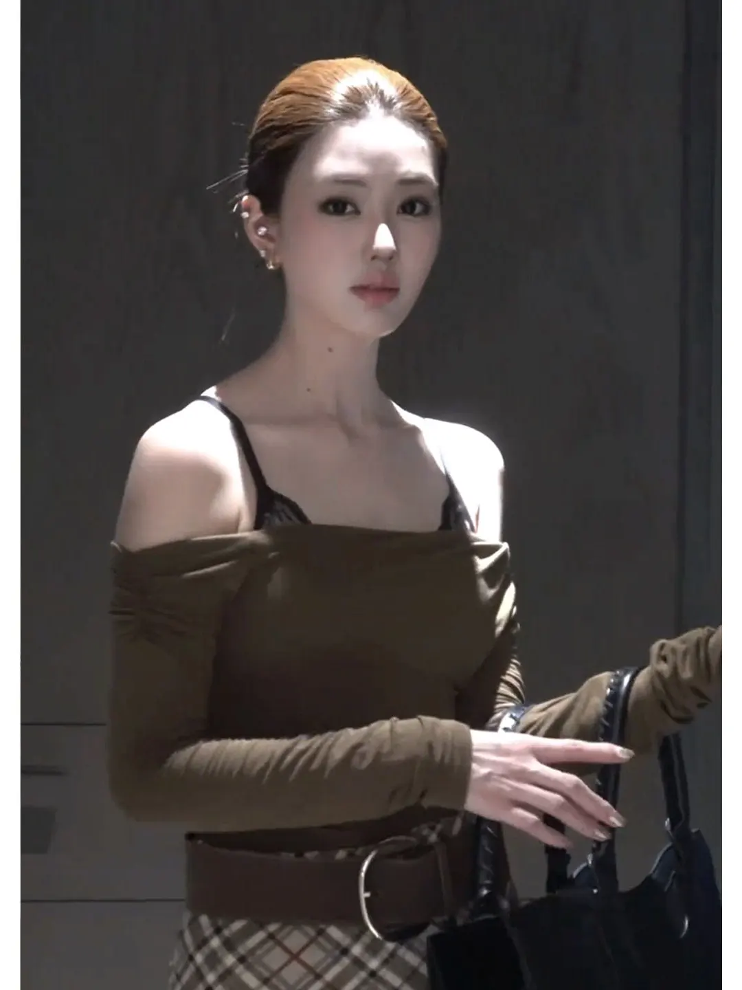 Sexy Lace Front Close Vest Top Women's Underwear with Chest Pad Integrated Cup Inner Wear for Casual Leisure And Sport
