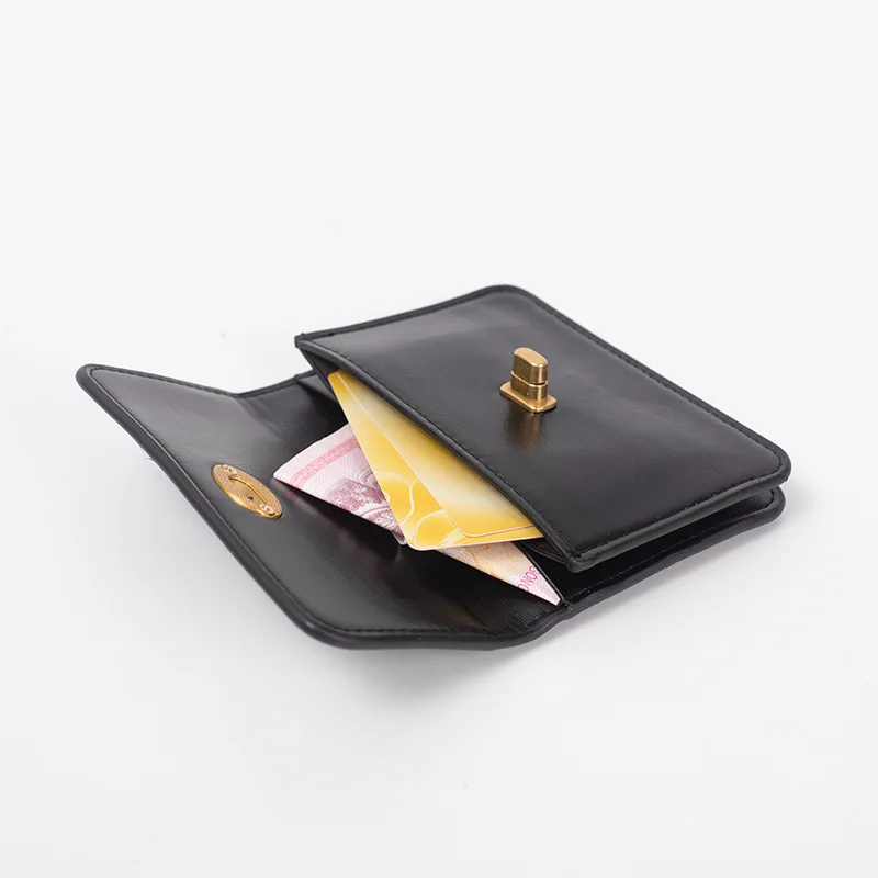 Porte-cartes de crédit rétro en cuir véritable pour femme, initiales personnalisées, portefeuille mince, lettres gravées, rabat de verrouillage, mini sac à main, mode de luxe