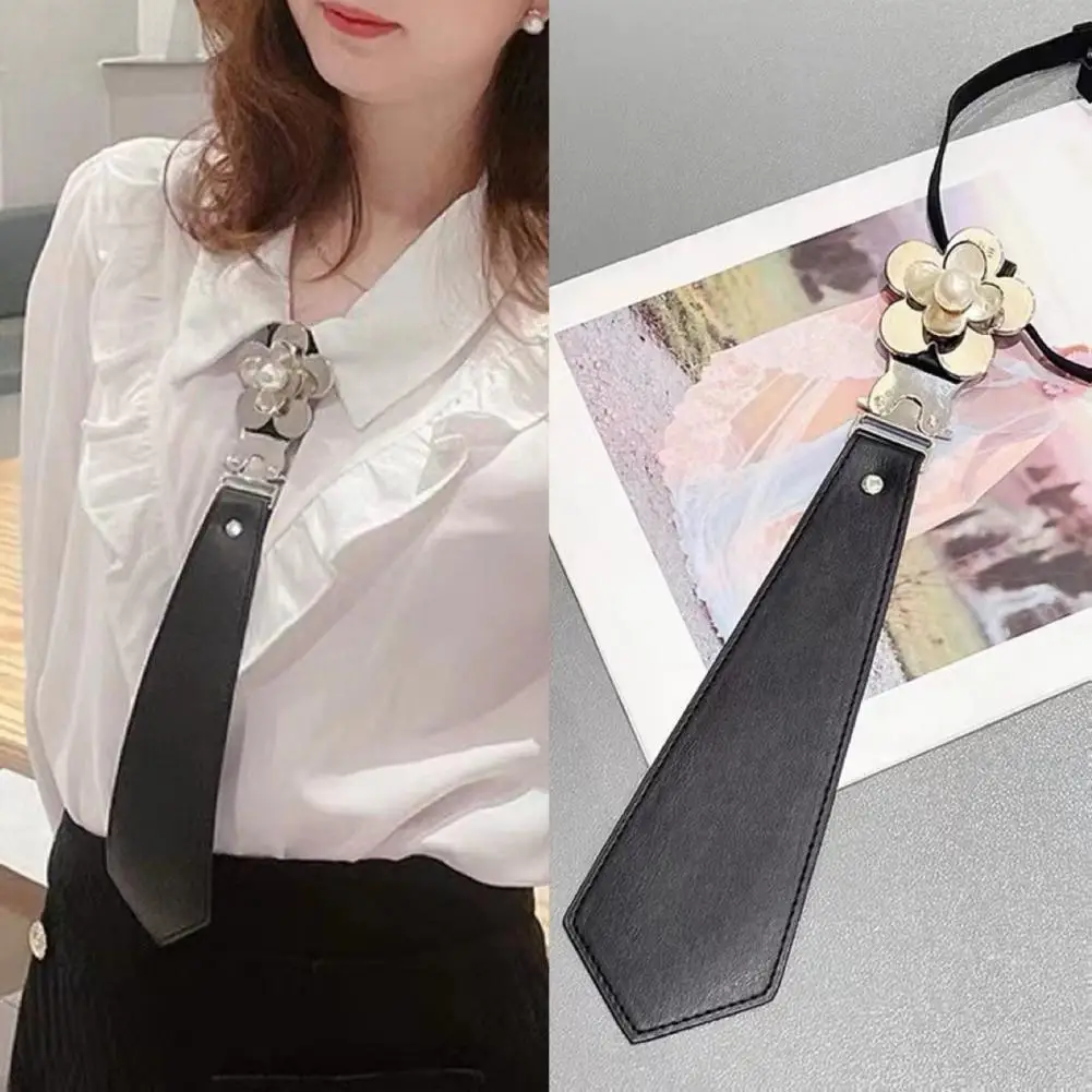 

Imitation Leather Tie Japanese Punk Style Faux Leather Necktie with Metal Buckle Faux Pearl Flower Design Adjustable Women's