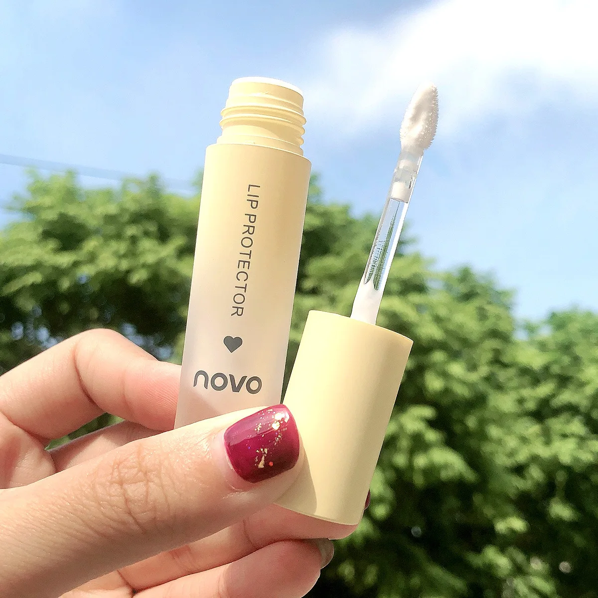 NOVO Super Moisturizing Lip Balm ครีม Protector Lip Line Liquid ลิปสติก Long Lasting Makeup Lip Tint เครื่องสำอางค์สำหรับฤดูหนาว