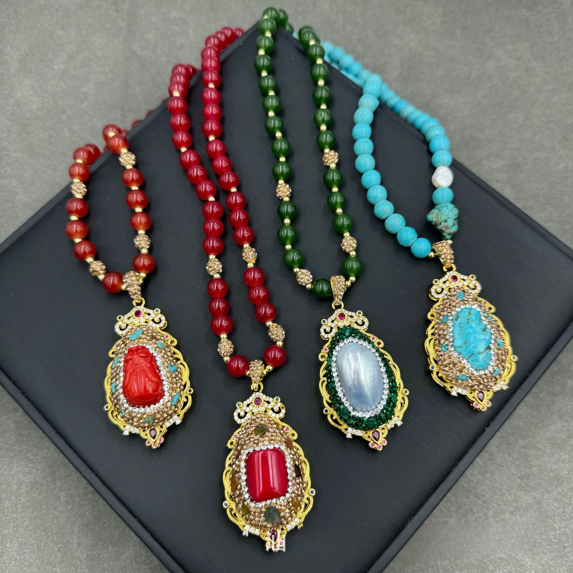 

New Cinnabar Turquoise Inlaid Shell Crown Pendant Necklace for Women's Ethnic Style Sweater Chain