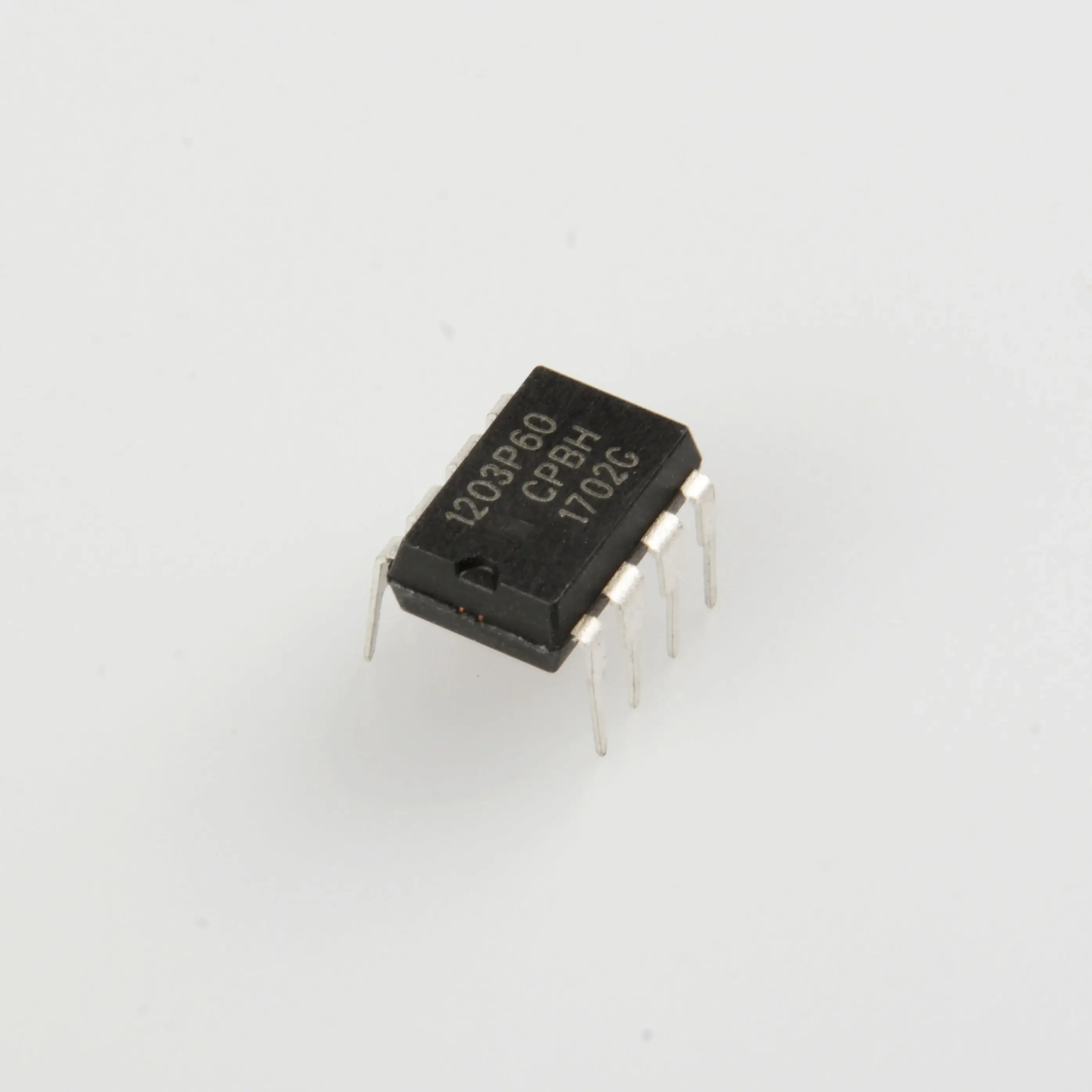 Tested NCP1203P60 1203P60 in-line DIP-8 LCD power supply core, quality assurance