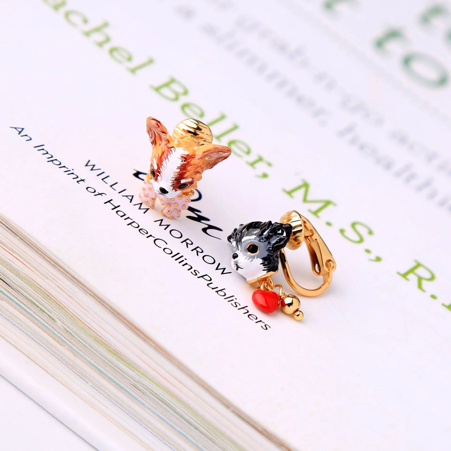 Fashionable New Chihuahua Series Cute Puppy Asymmetric Earrings Red Heart Ear Clip Earrings Female Teddy Luxury Earrings