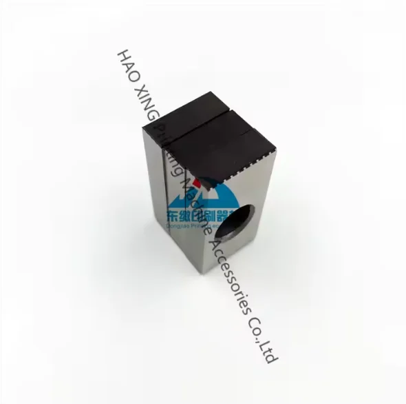 

Запчасти для полиграфического оборудования: Захватная накладка (гриппер) для офсетных машин Mitsubishi, 7*15*20 мм, высшее качество