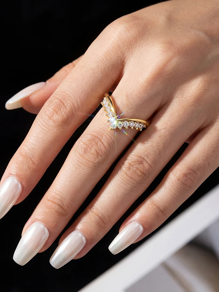 Wunderschöner, glänzender, hochwertiger Ehering mit echtem Moissanit-Diamant in V-Form für Damen, Verlobung, luxuriöser Schmuck – Detail 3