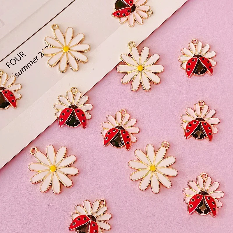 Wholesale 50pcs/lot color drop oil cartoon flowers ladybird shape metal beads diy jewelry garment keychain pendant accessory