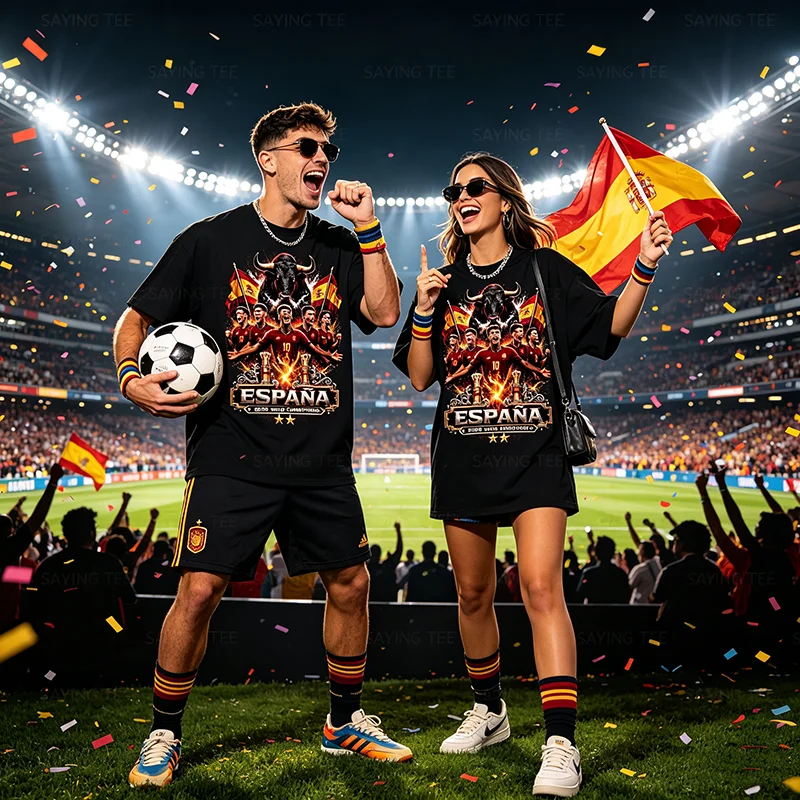 Herren- und Damen-T-Shirt mit Distressed-Optik und Spanien 2026 Fußball-Meisterschaftsflagge - Grafik-T-Shirt Spanien Weltmeister als Geschenk – Detail 3