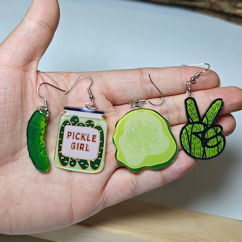 Pendientes creativos de chica Kimchi con gesto de pepino, tema de frutas y verduras, nuevo accesorio de joyería de moda