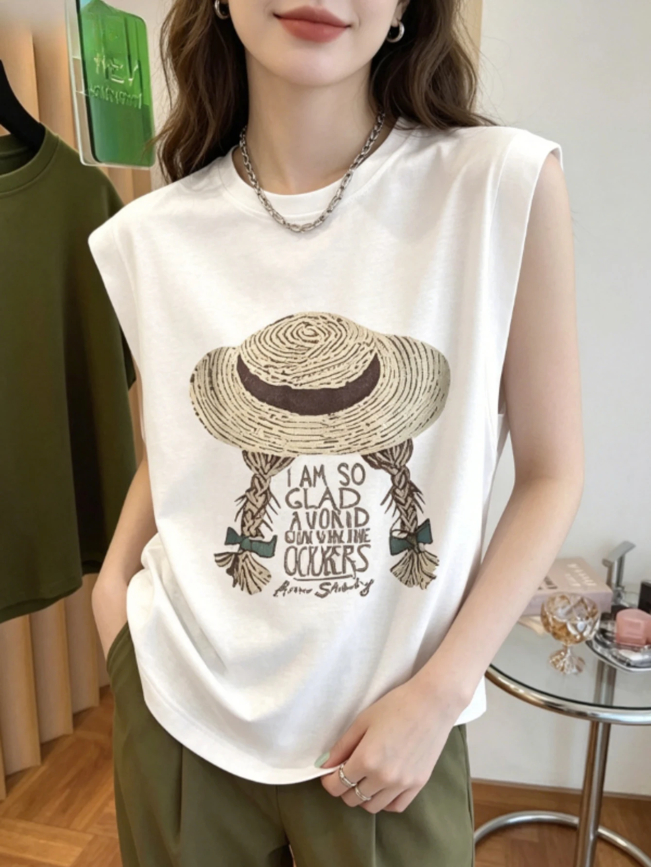 Women White Sleeveless T Shirt Straw Hat Braid Girl Letter Print Crew Neck Casual Cropped Tank Tops