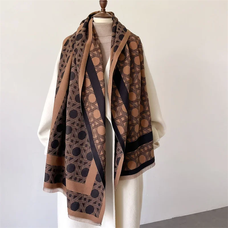 Sciarpa scozzese da donna in cashmere di marca di lusso Scialle caldo invernale e avvolgente Bandana Pashmina Foulard femminile Coperta spessa quadrata Poncho