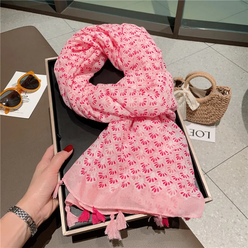 2024 Designer Brand Women Scarf Classical Print Lady Shawls Cotton Feeling Soft Oversize Hijabs Neck Headband Tassel Foulard