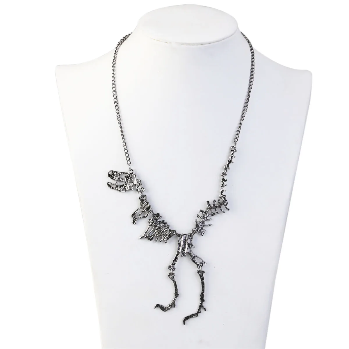 

Dinosaur Necklace 56cm Chain 65cm Extensible Black Hard Alloy Gothic Punk Dinosaur Pendant for Men Women Necklace