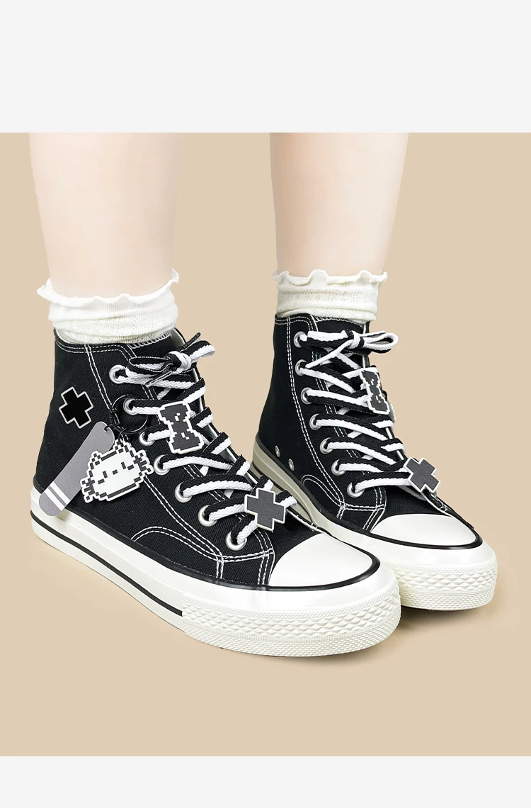 Amy und Michael: Süße High-Top-Sneaker aus schwarzem Canvas für Mädchen – Niedliche, lässige Anime-Schuhe, bezaubernde vulkanisierte Damenschuhe – Detail 8