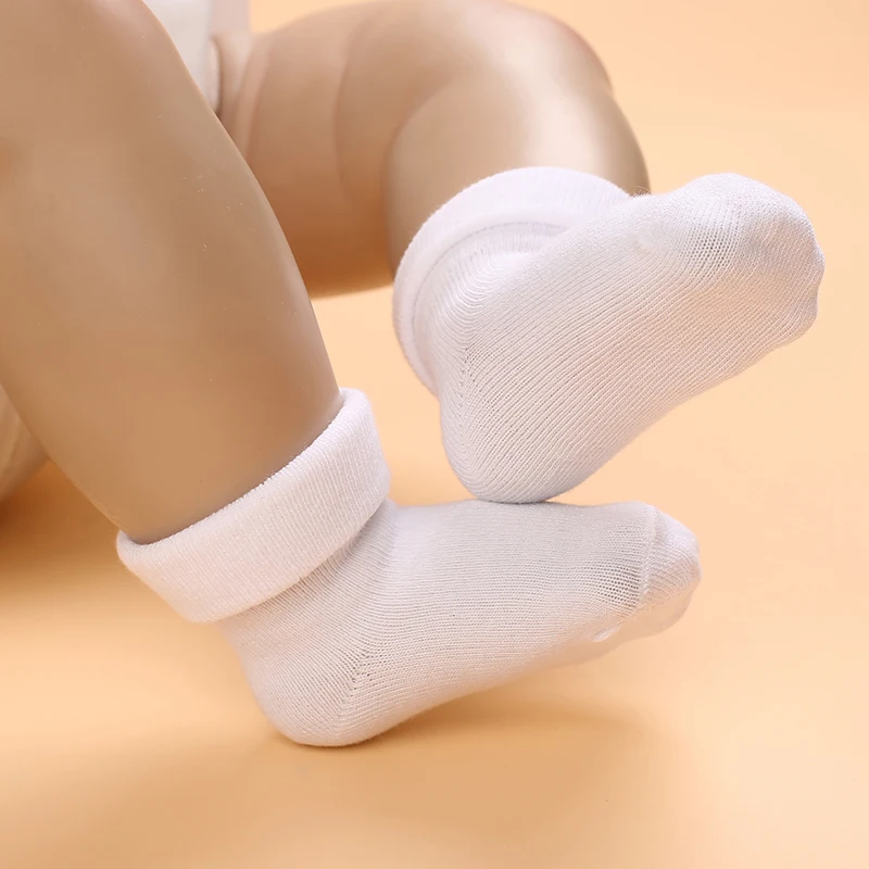 4 Paar süße Spitzen-Baumwoll-Babysocken für 0–1 Jahre alte Jungen und Mädchen, kurze Socken für Neugeborene, weiße Taufe – Detail 12