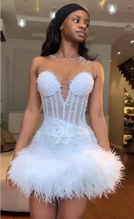 

Luxurious White Mermaid Short Bead Feather Women's Cocktail Party Dress Sexy V-Neck Black Girl Birthday Party Dress Customized