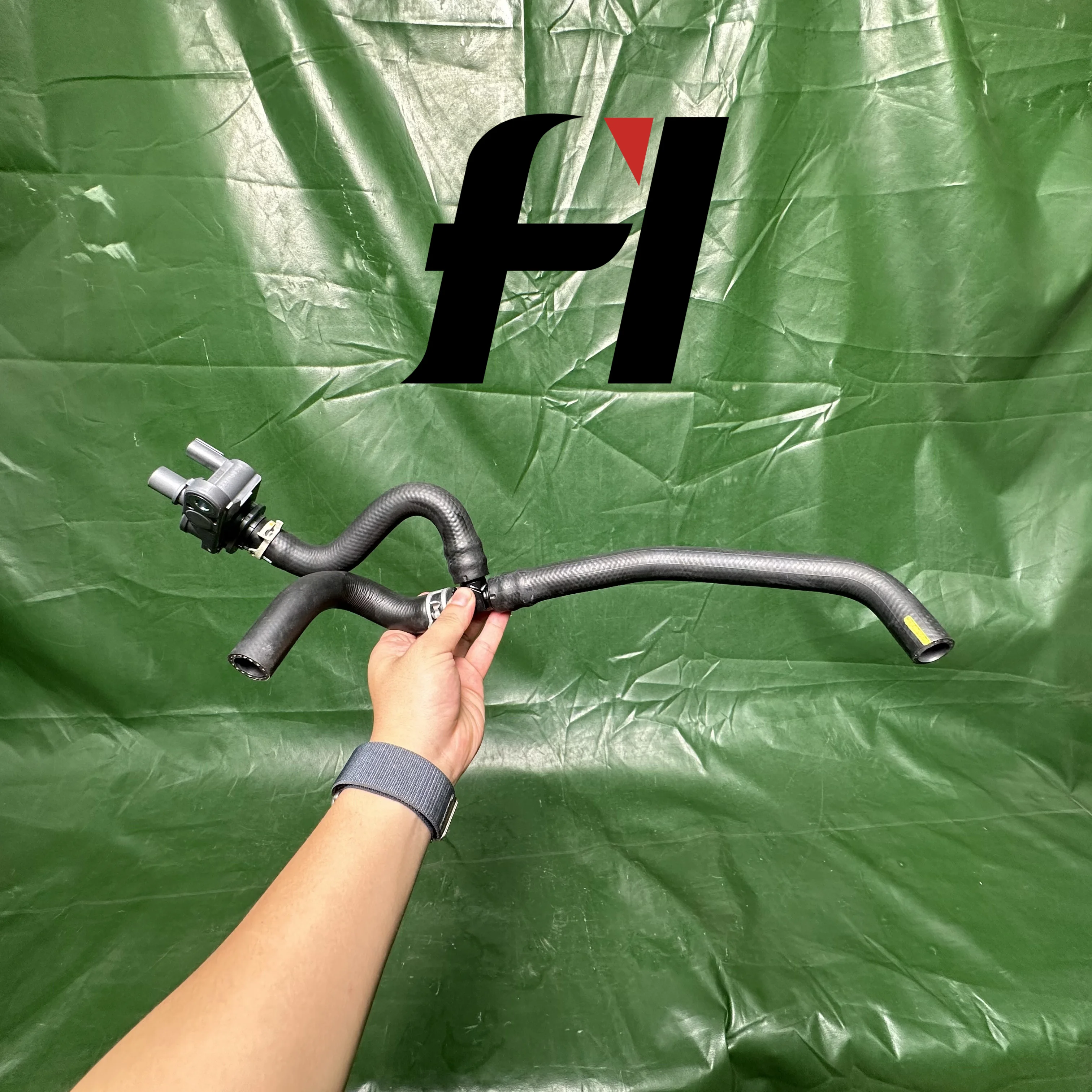 Factory Hot Sale 16260-25010 16260-F0010 Water Valve with Pipe for CAMRY