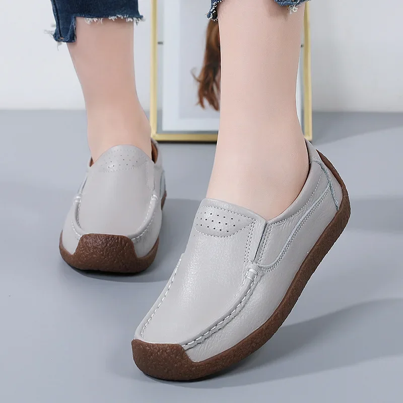 Spring and Autumn Single Shoes for Women, Flat Bottom, Flat Heel, Cowhide Thread, Empty Snail, Large Casual Mom Shoes