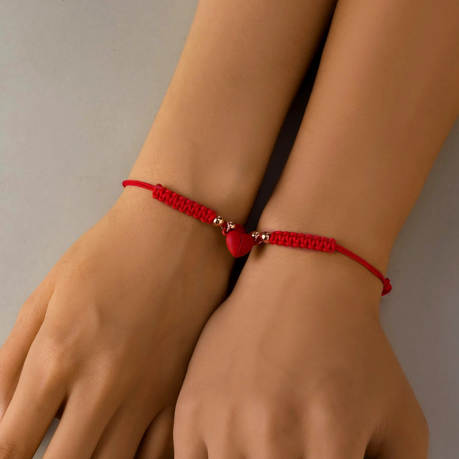 2-teiliges einfaches glückliches rotes Seil-geflochtenes Armband für Damen und Herren, romantisches Herz, magnetisches Paar, passende Armbänder, Freundschaftsschmuck – Detail 12